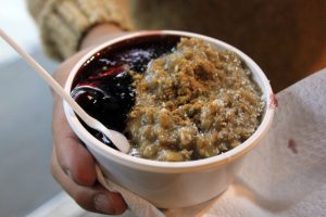 Mazamorra morada junto con arroz zambito.