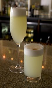 El pisco sour es un cóctel tradicional de Perú.