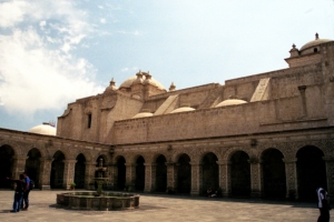 Claustros de la Compañía de Jesús, Arequipa