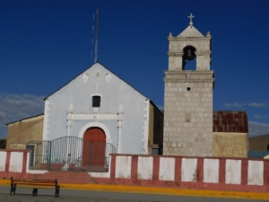 Capilla de Caylloma: Un Santuario Sereno en los Andes Peruanos