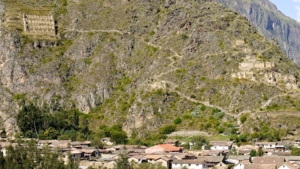 Ollantaytambo y la guardiana de piedra